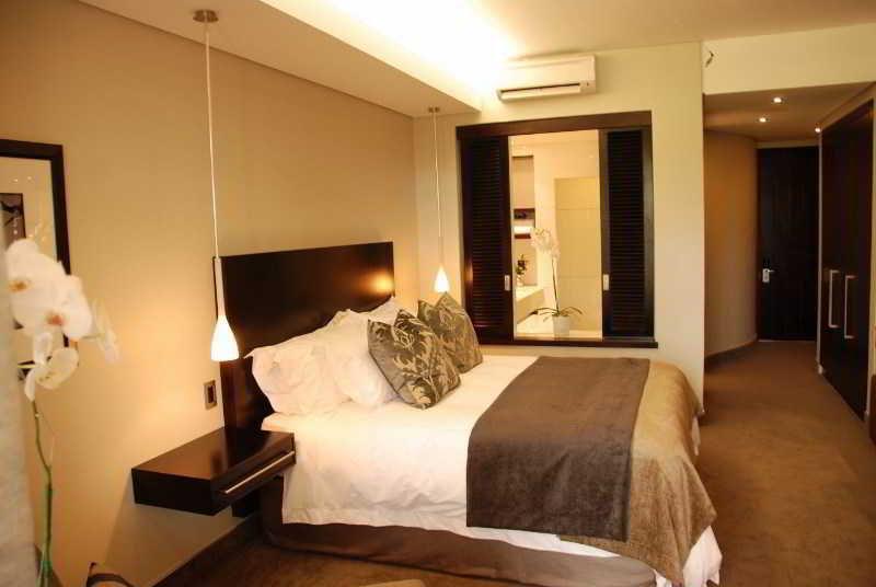 The Fairway Hotel, Spa & Golf Resort Randburg Exterior photo