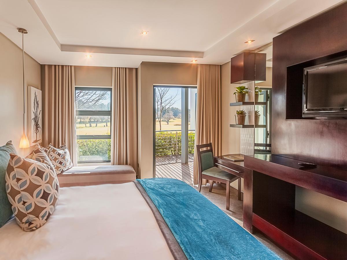 The Fairway Hotel, Spa & Golf Resort Randburg Exterior photo