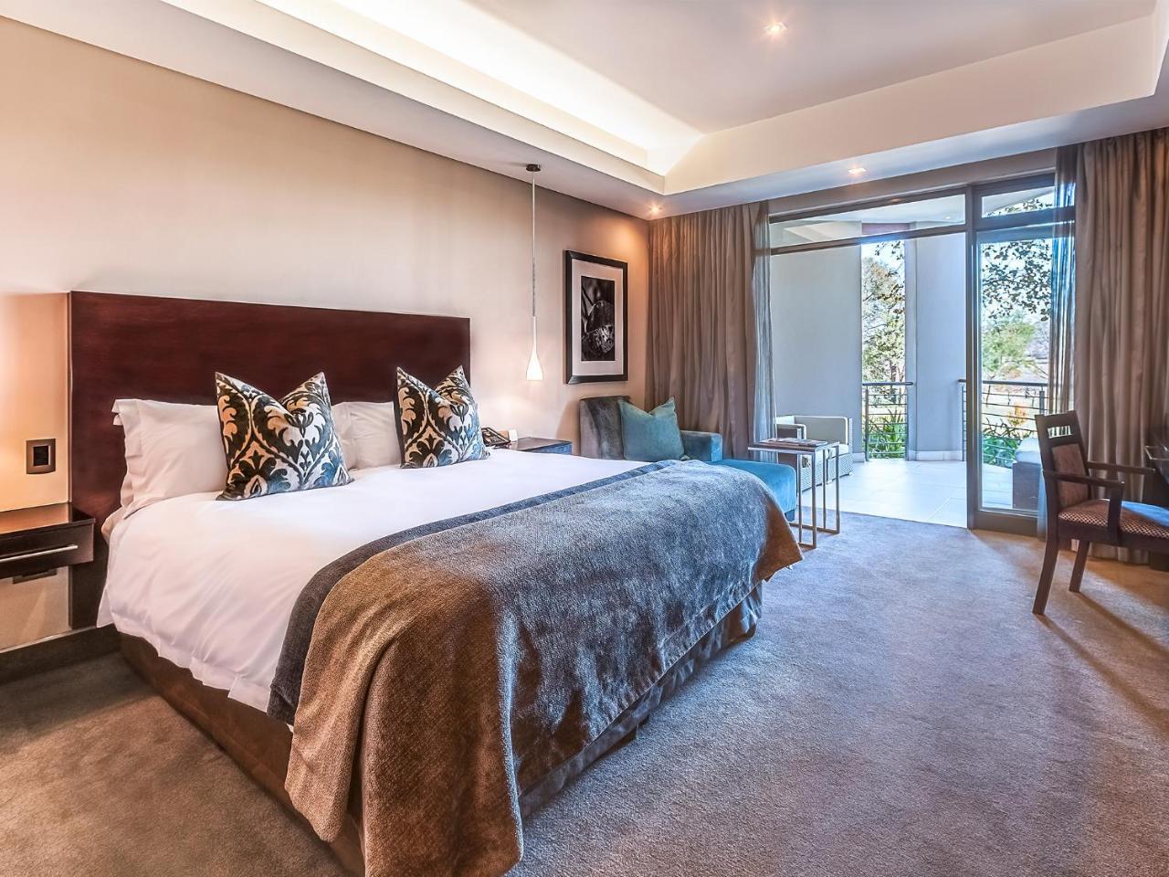 The Fairway Hotel, Spa & Golf Resort Randburg Exterior photo